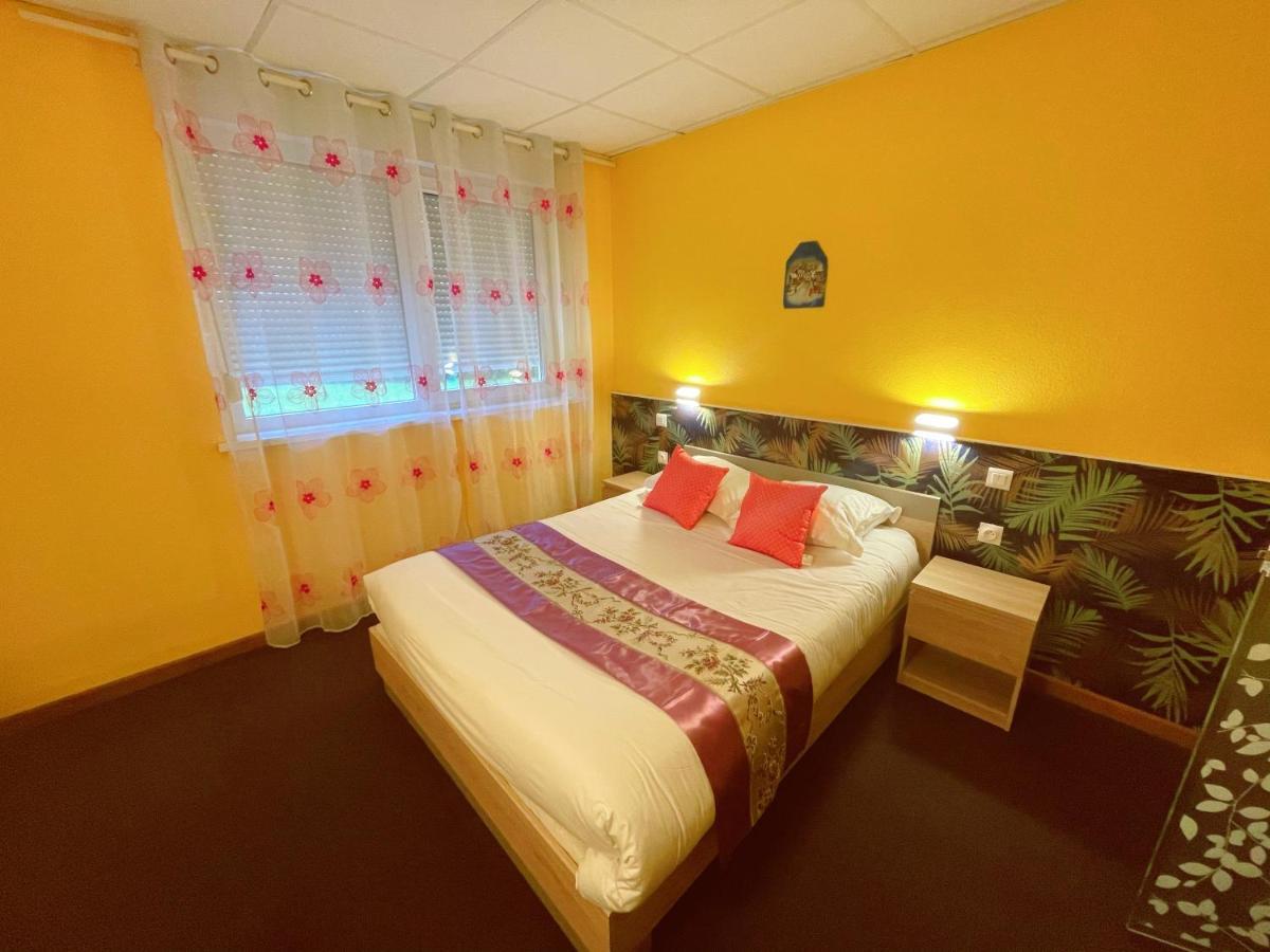 Hotel Le Роншам Екстер'єр фото